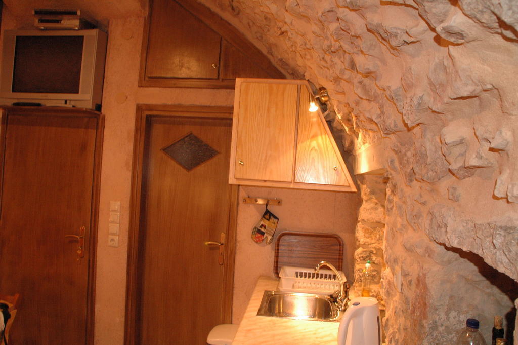 Stoneapartments, Γ Κωσταλοσ Και Σια Οε Avgonima Екстериор снимка