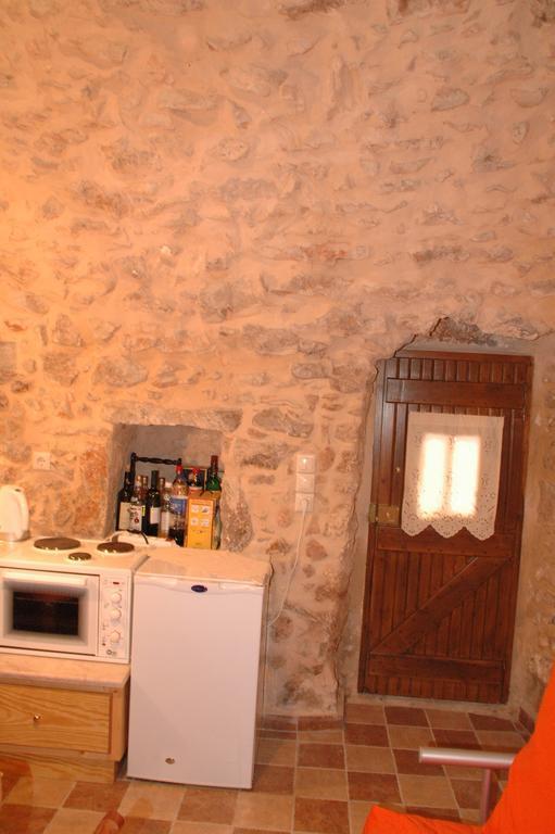 Stoneapartments, Γ Κωσταλοσ Και Σια Οε Avgonima Екстериор снимка