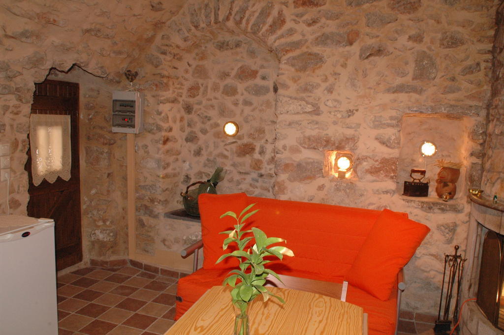 Stoneapartments, Γ Κωσταλοσ Και Σια Οε Avgonima Екстериор снимка