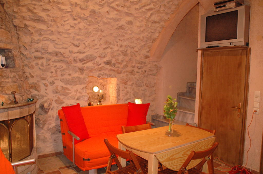 Stoneapartments, Γ Κωσταλοσ Και Σια Οε Avgonima Екстериор снимка