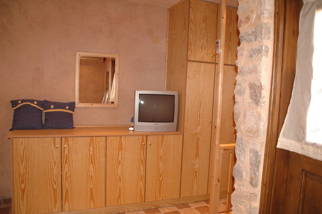 Stoneapartments, Γ Κωσταλοσ Και Σια Οε Avgonima Екстериор снимка