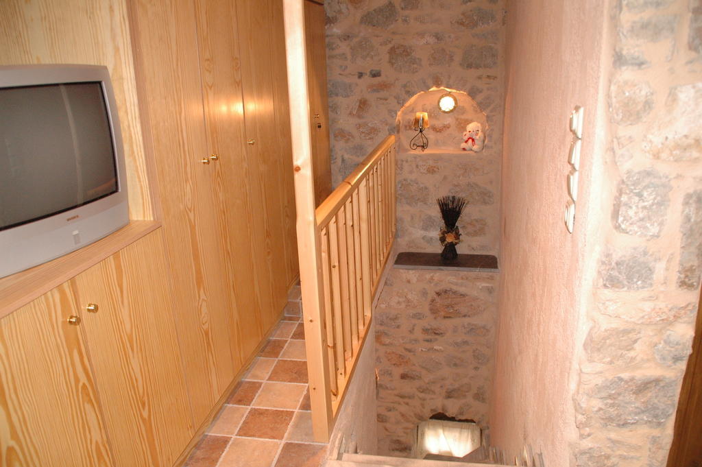 Stoneapartments, Γ Κωσταλοσ Και Σια Οε Avgonima Екстериор снимка